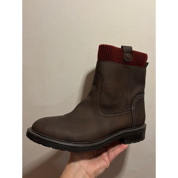 Tommy Hilfiger Red Sweater Top Brown Boots Women’s 10M Slip-ons Gently Used - Picture 1 of 10